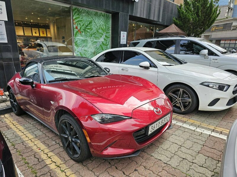 edina Mazda v Seulu.jpg